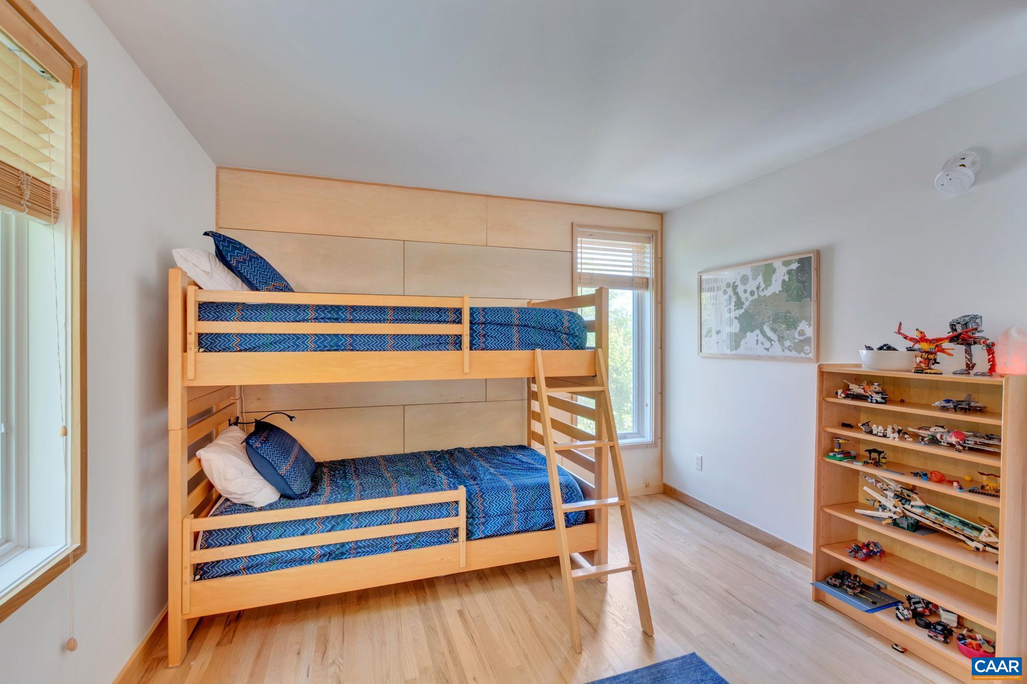123 RIVERBLUFF CIR