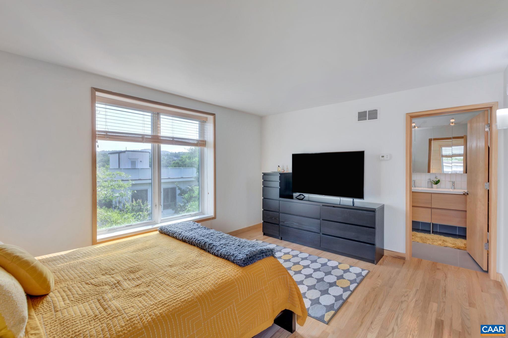 123 RIVERBLUFF CIR