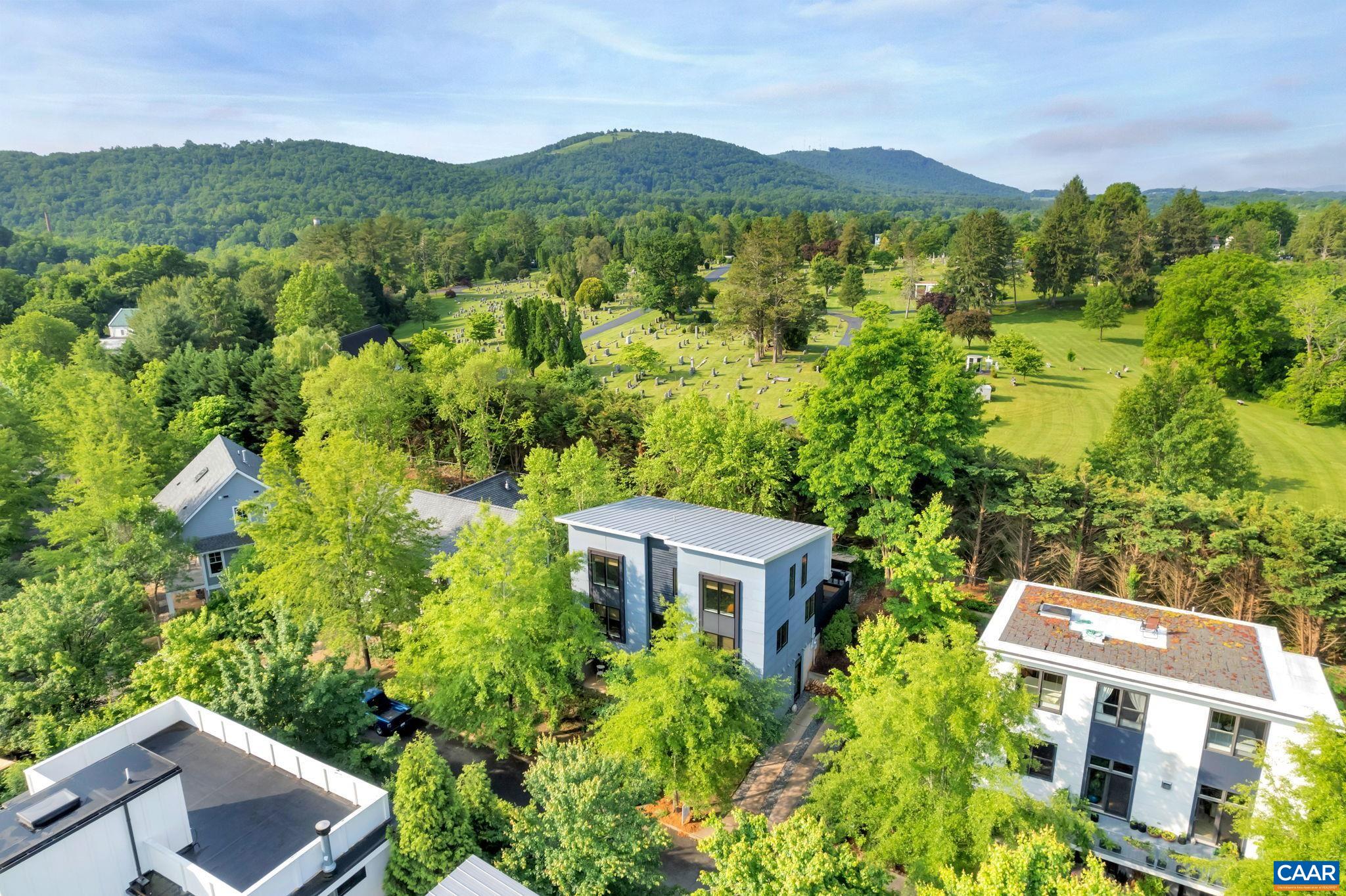123 RIVERBLUFF CIR