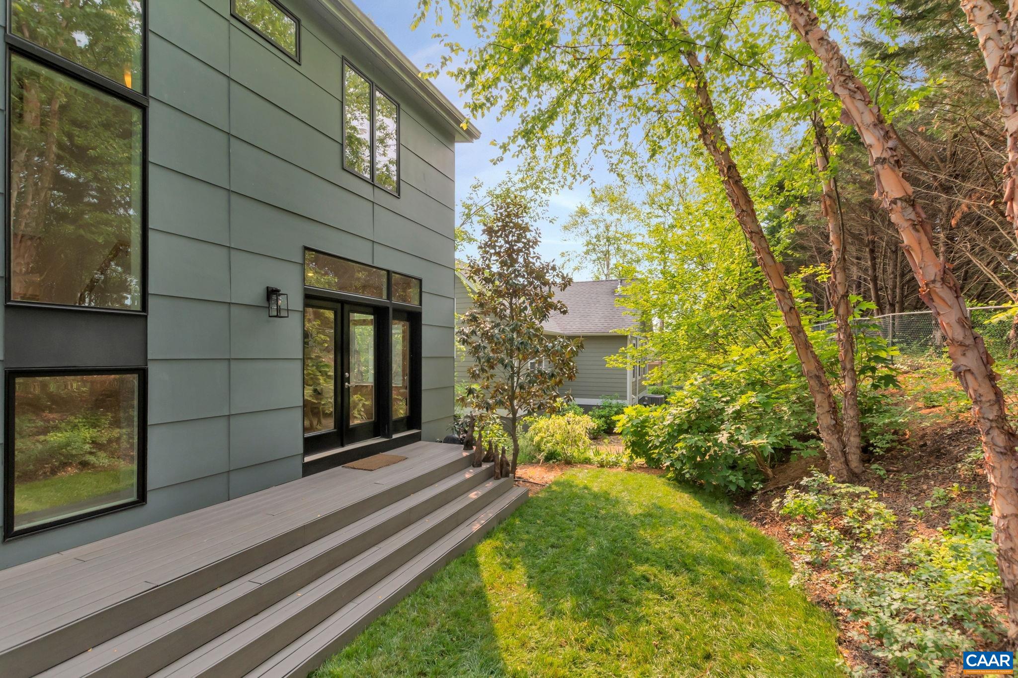 123 RIVERBLUFF CIR