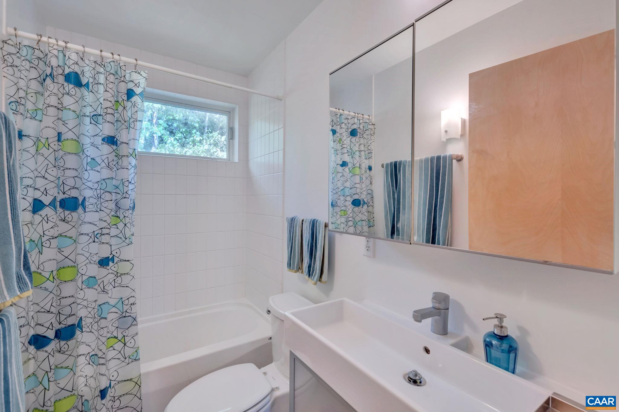 123 RIVERBLUFF CIR
