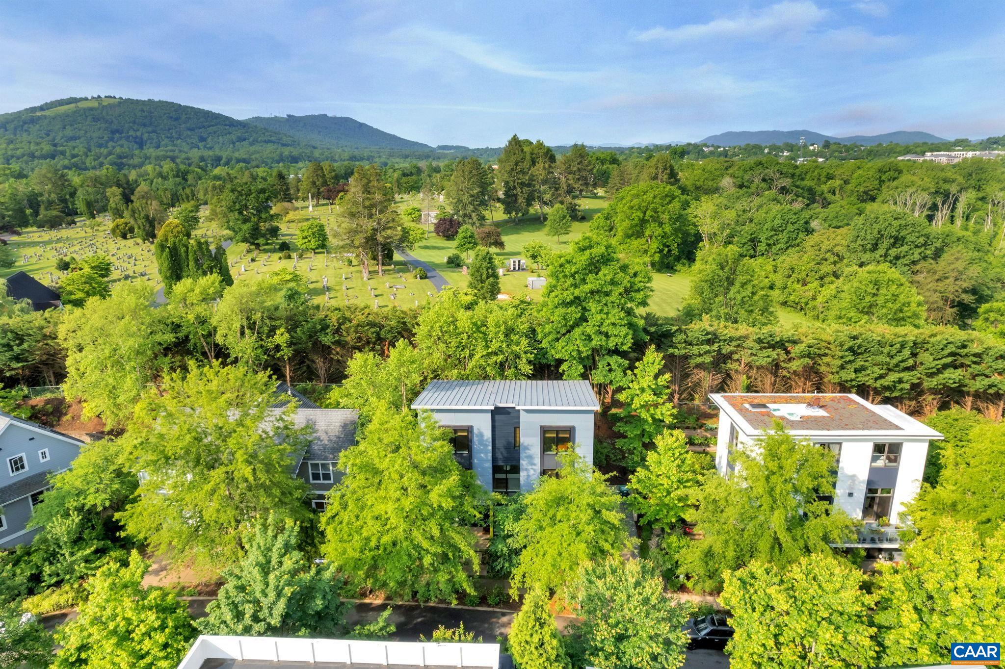 123 RIVERBLUFF CIR