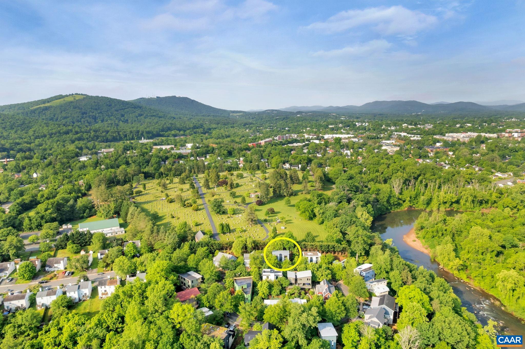 123 RIVERBLUFF CIR