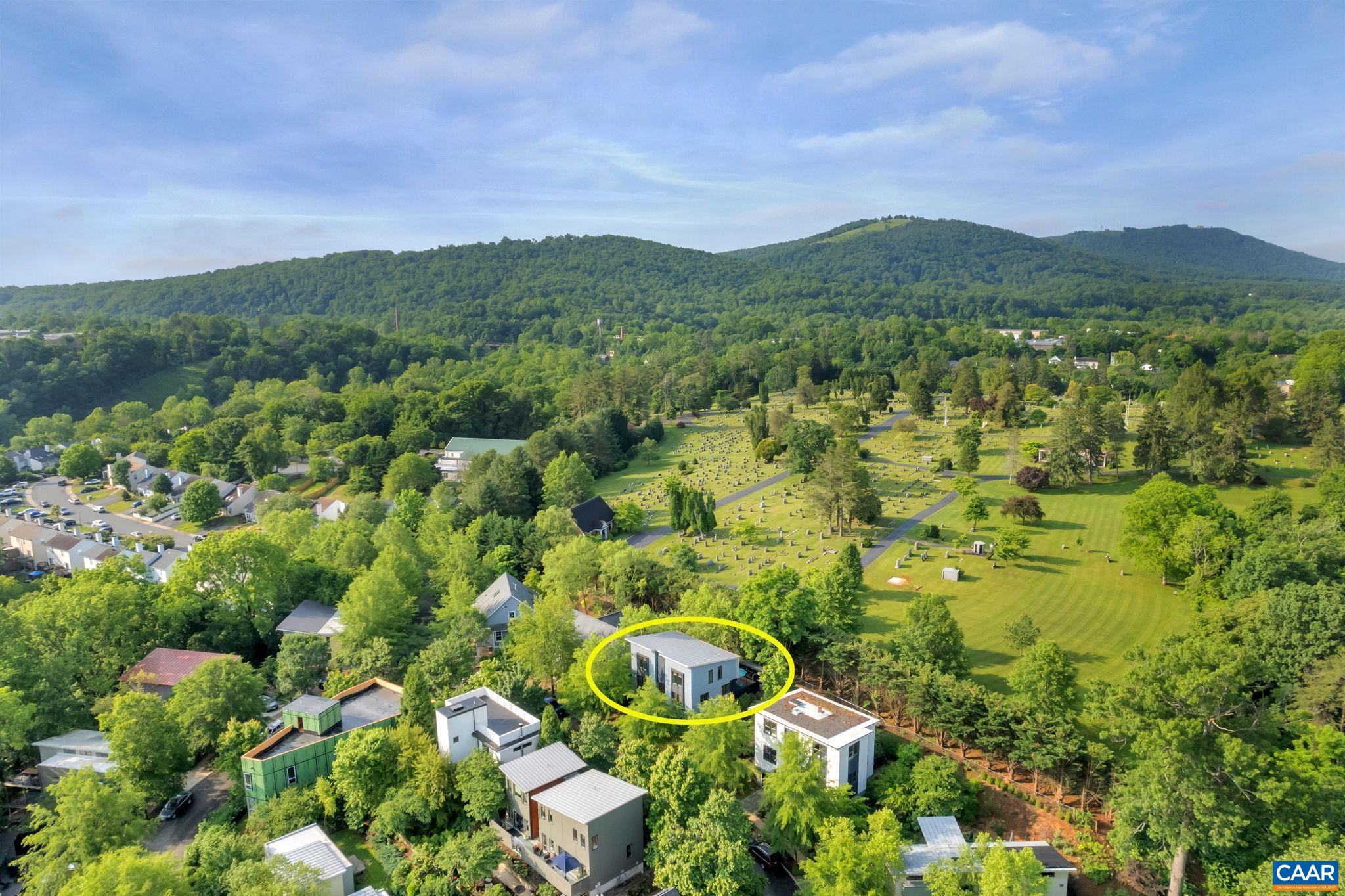 123 RIVERBLUFF CIR