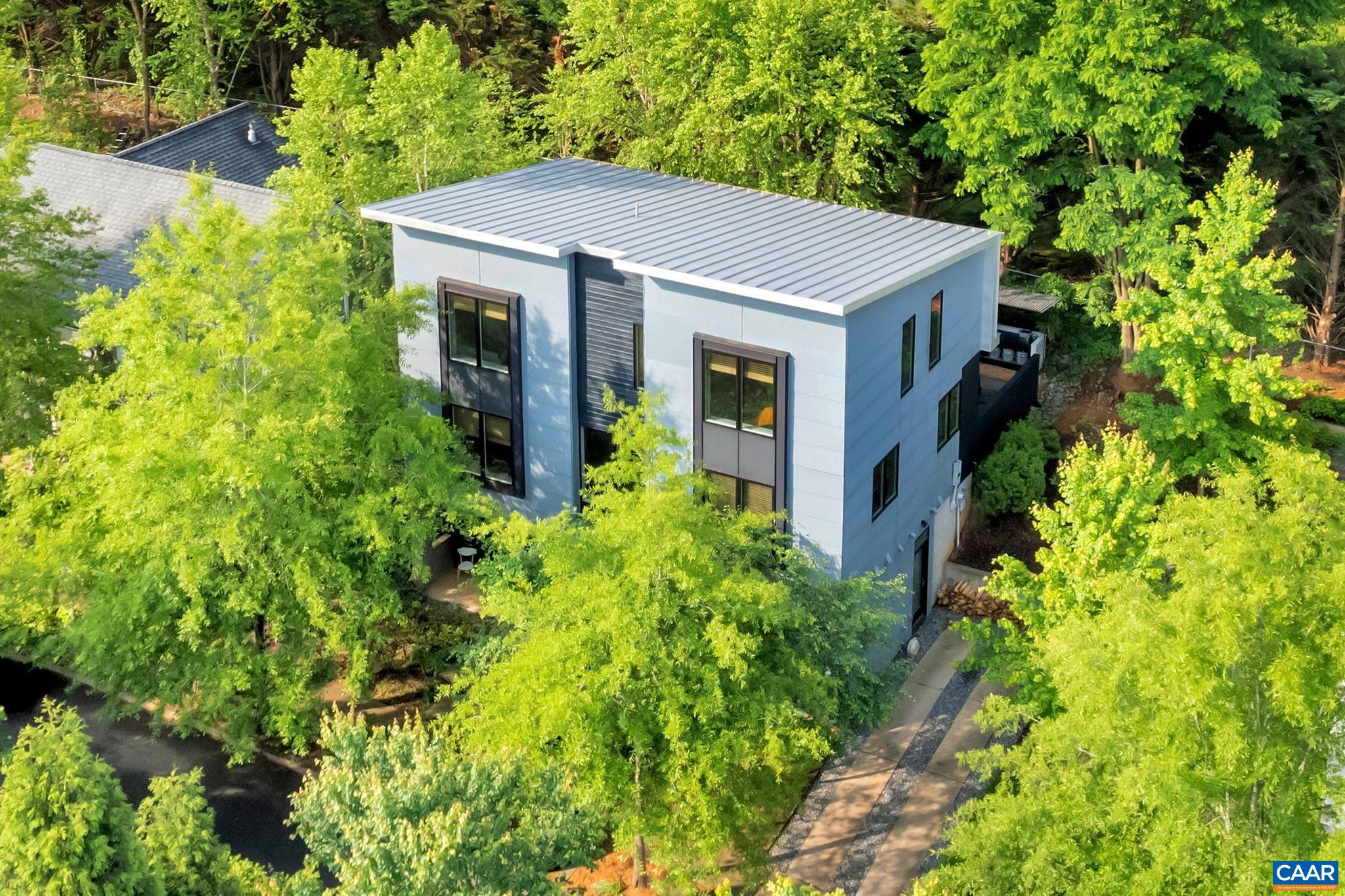 123 RIVERBLUFF CIR