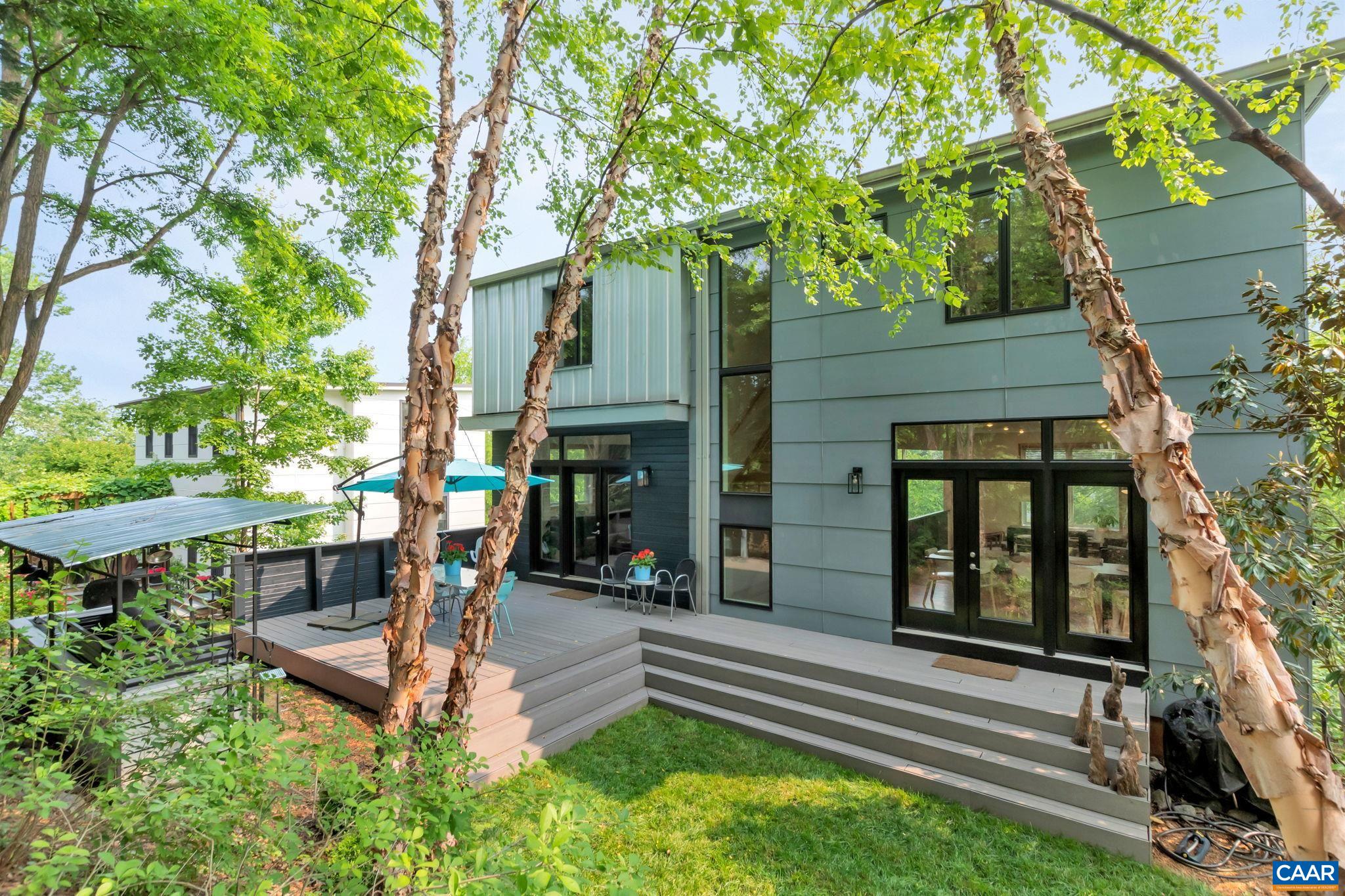 123 RIVERBLUFF CIR