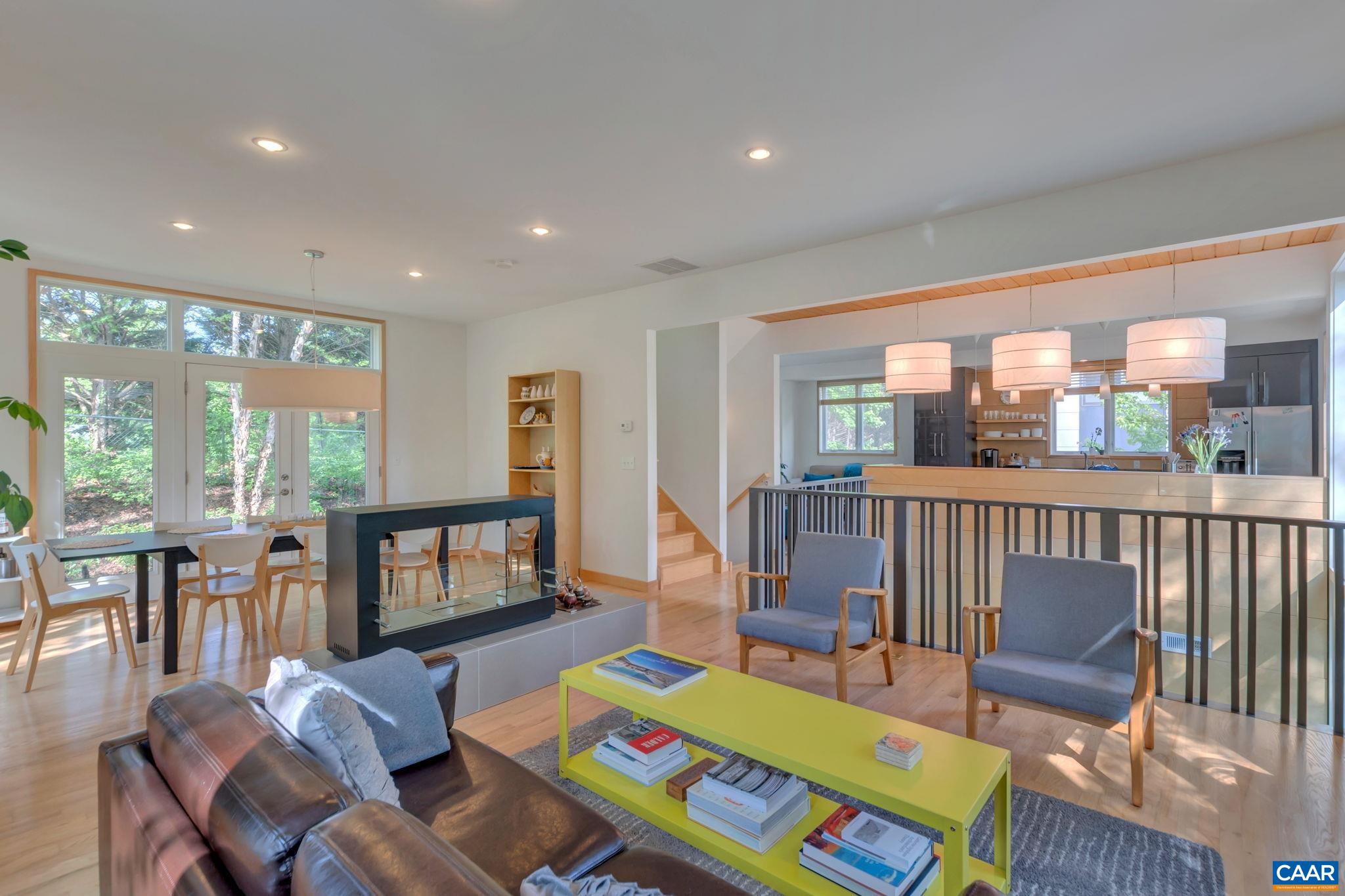 123 RIVERBLUFF CIR