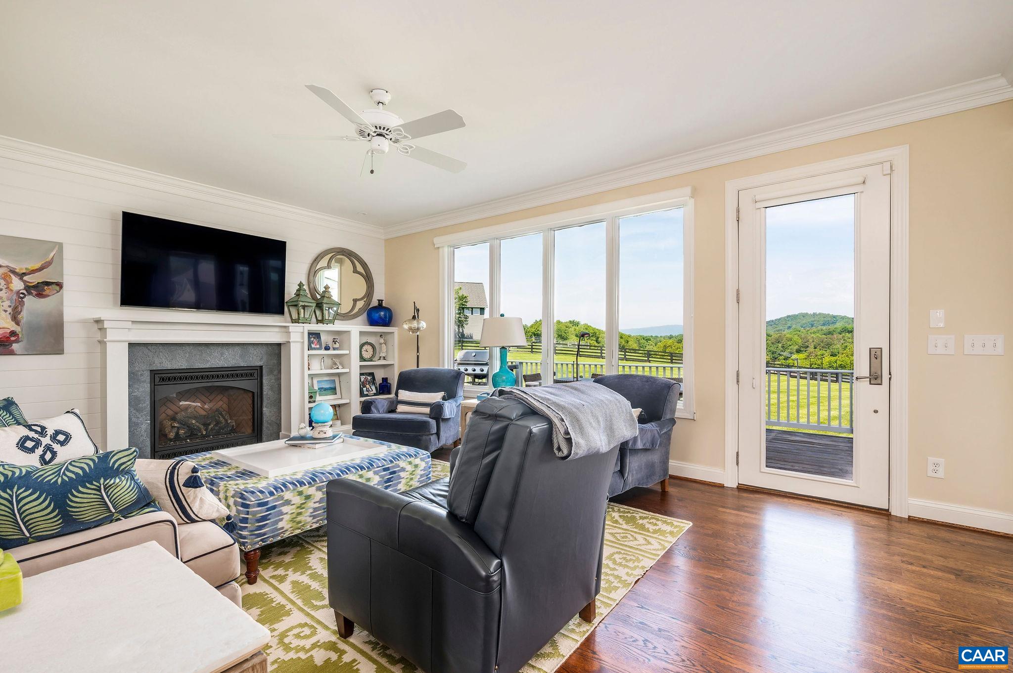 231 LANDMARK DR
