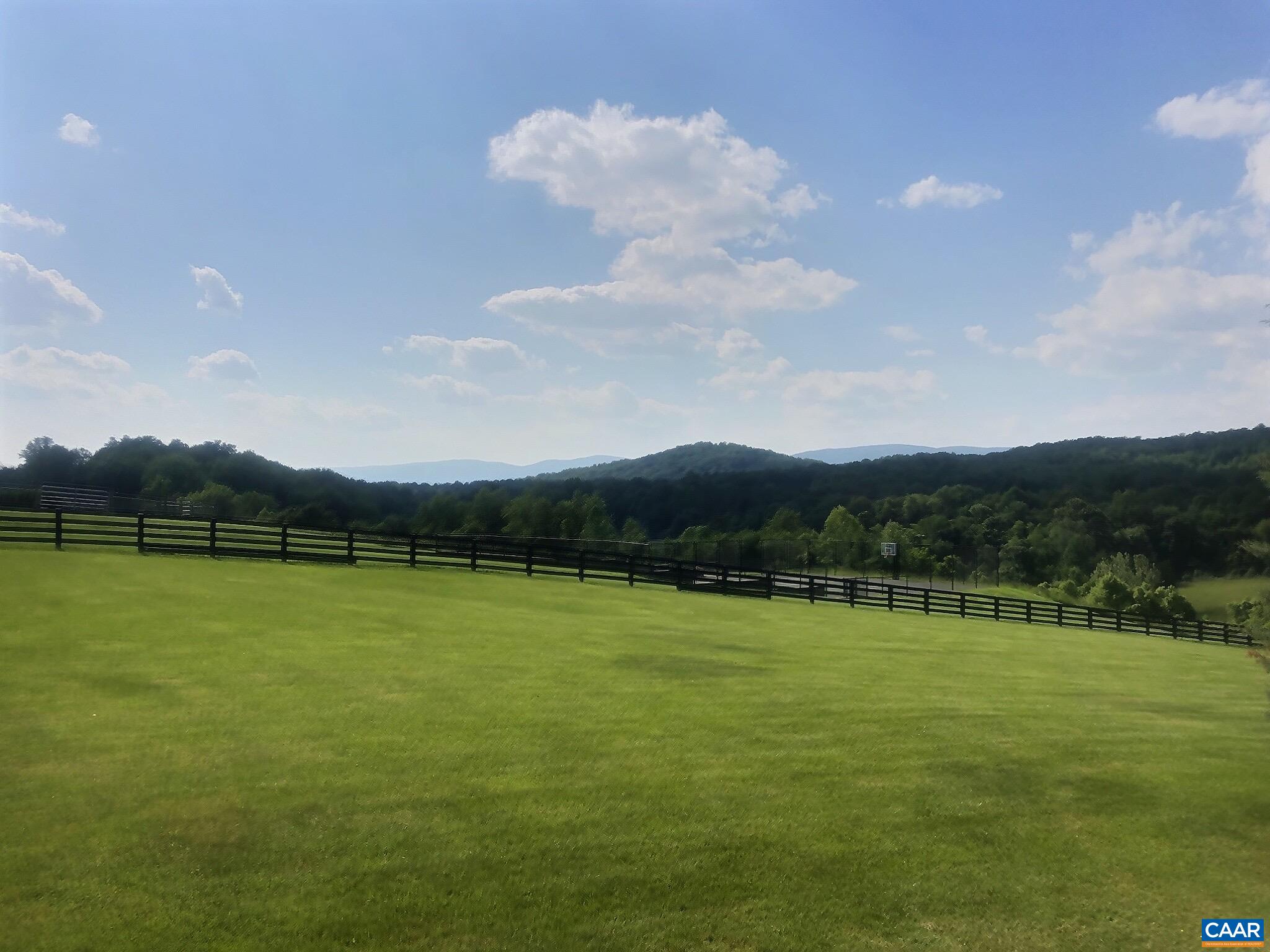 231 LANDMARK DR