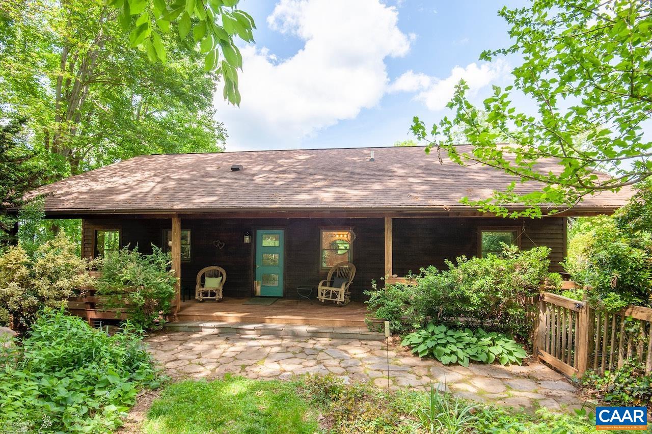 724 WILLOUGHBY LN