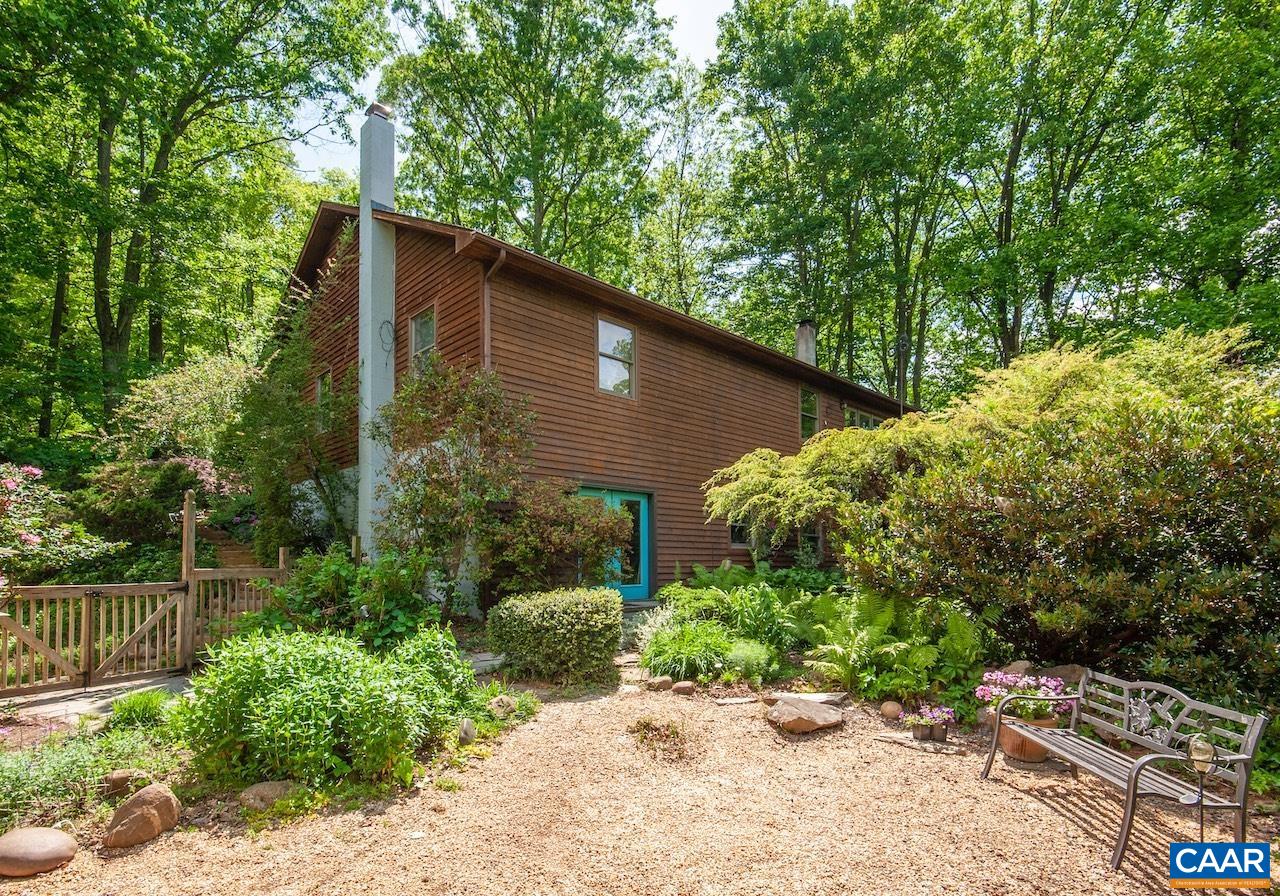 724 WILLOUGHBY LN