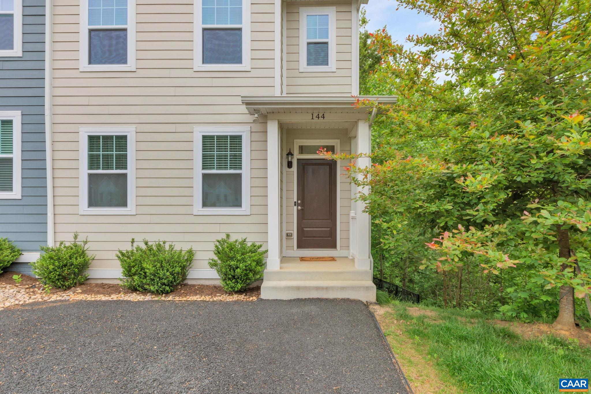 144 LONGWOOD DR