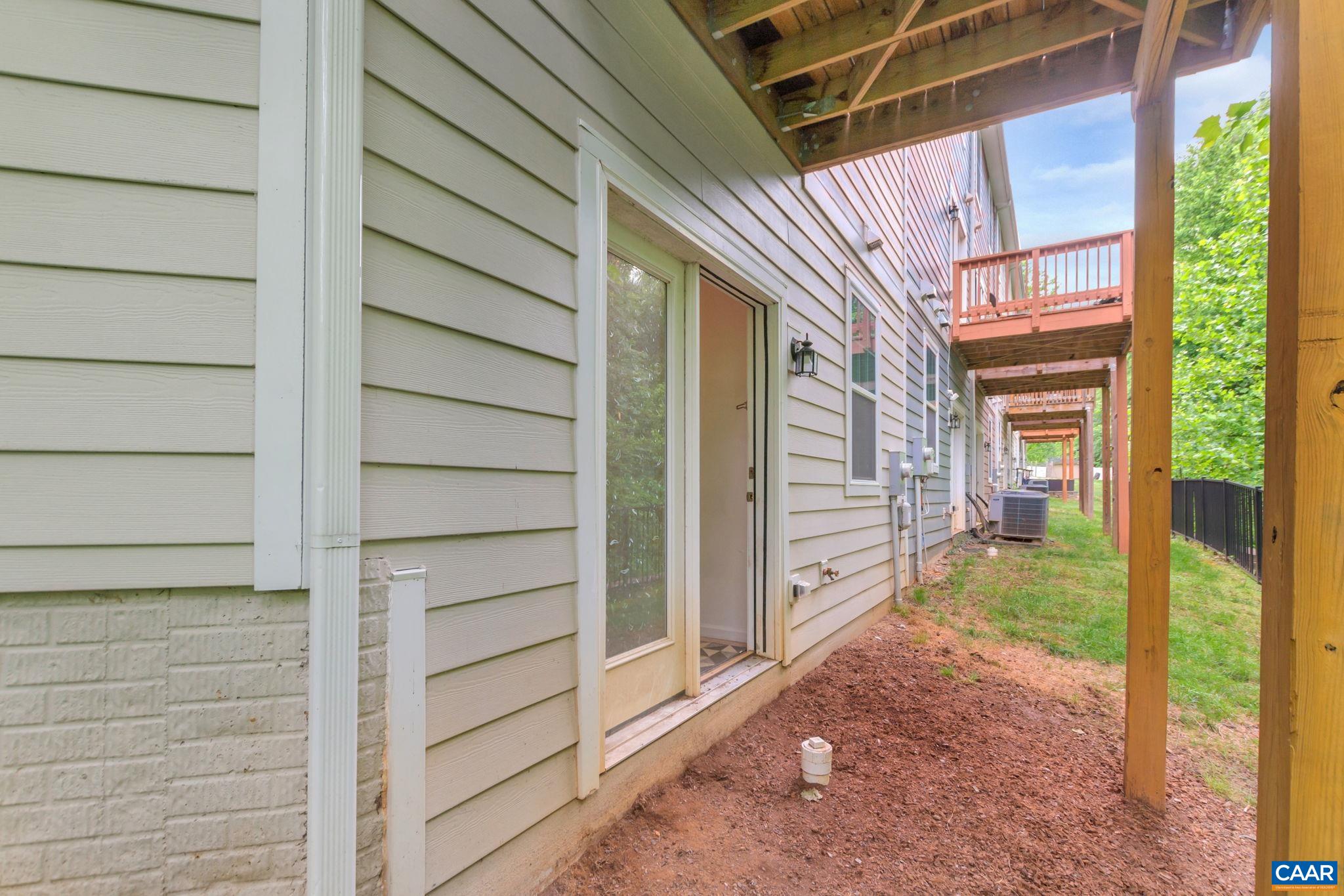 144 LONGWOOD DR