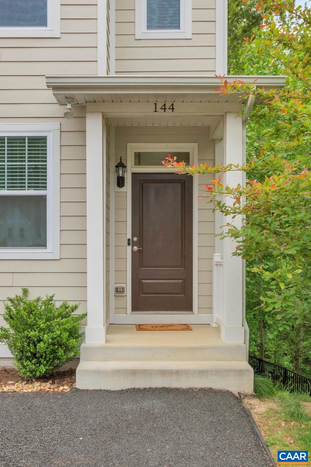 144 LONGWOOD DR