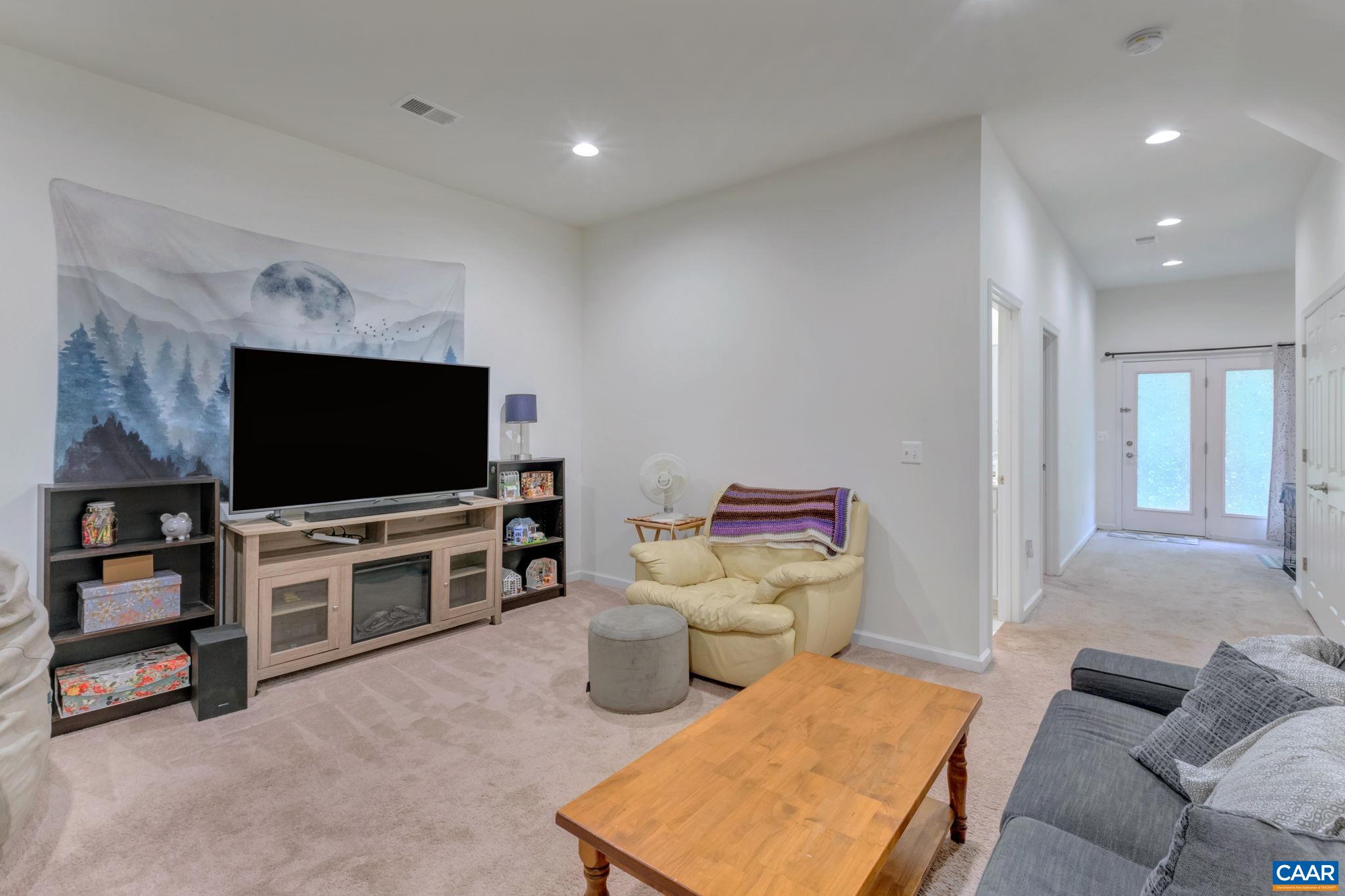 144 LONGWOOD DR