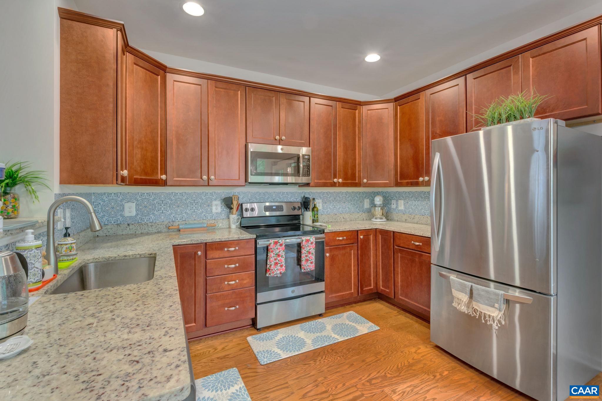 144 LONGWOOD DR