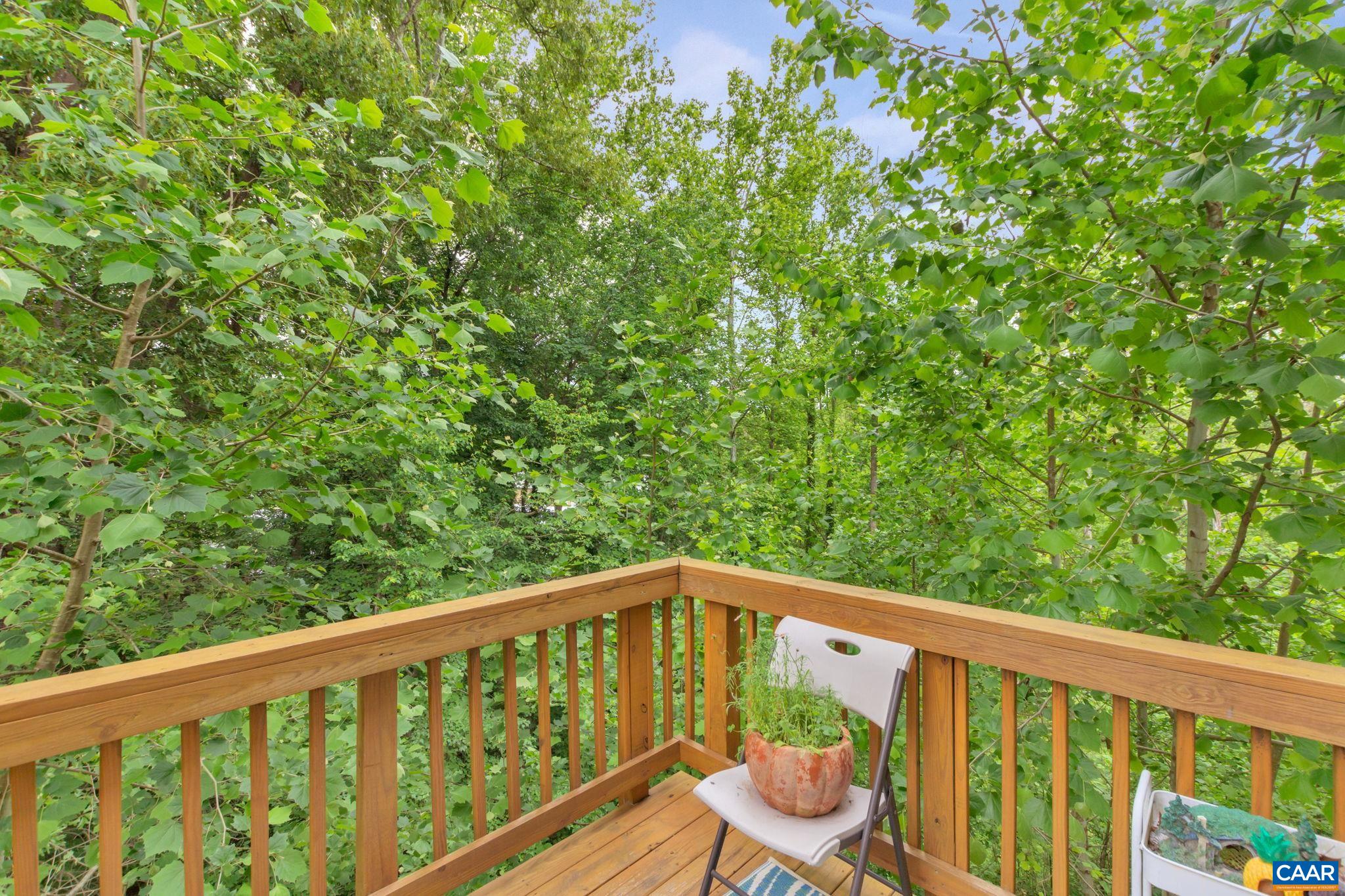 144 LONGWOOD DR