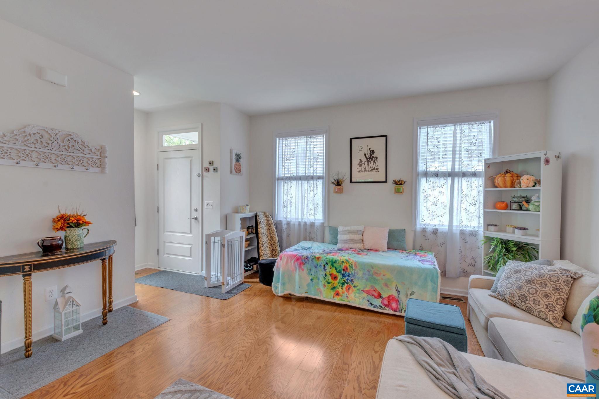 144 LONGWOOD DR