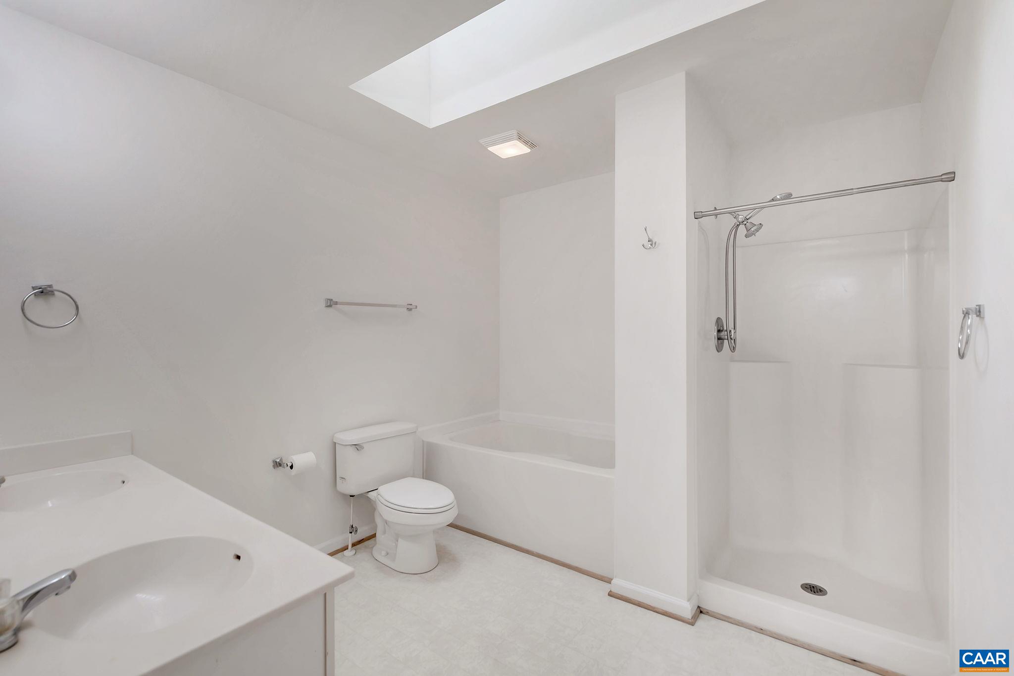 109 SUNDROPS CT