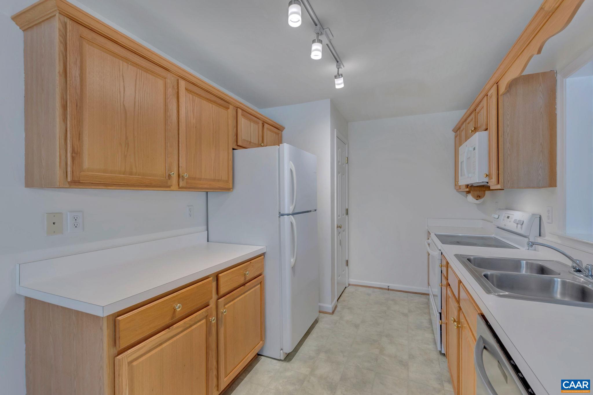 109 SUNDROPS CT