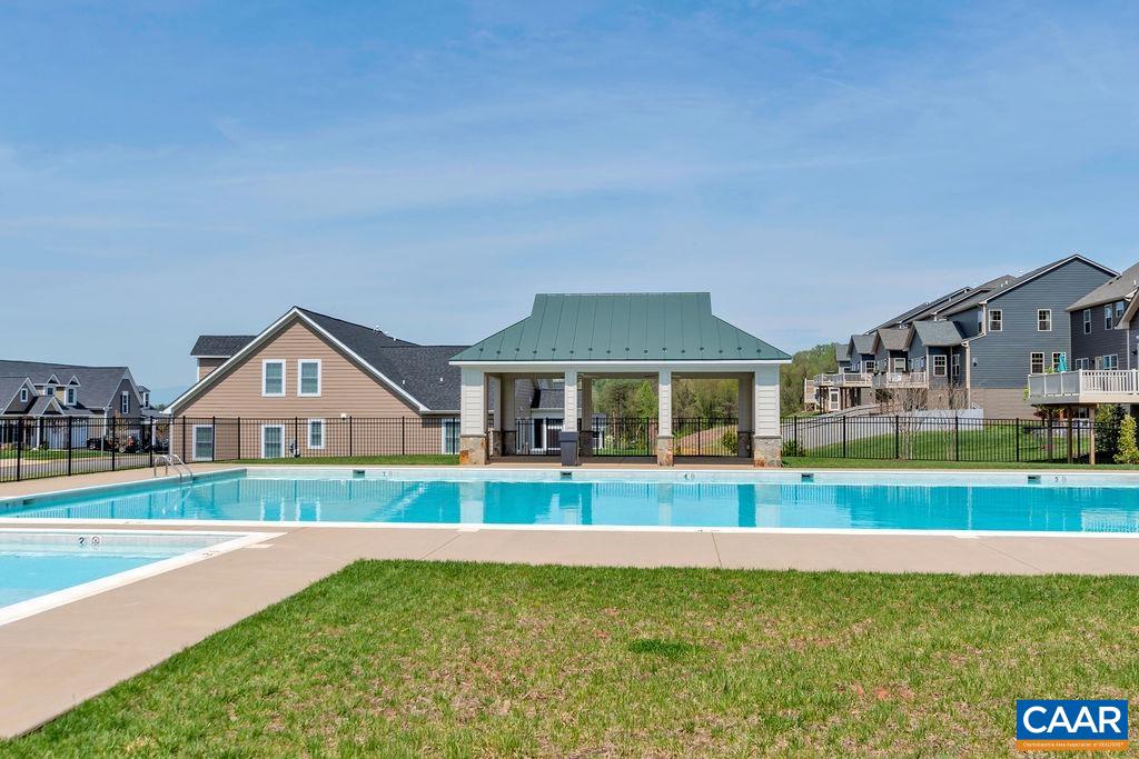 1507 KNOLL LN