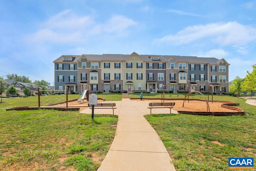 1507 KNOLL LN
