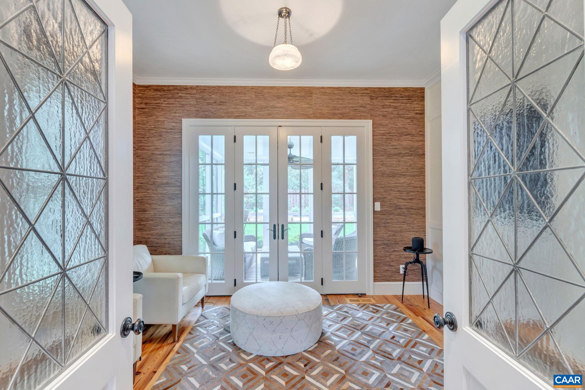 221 WINE ST