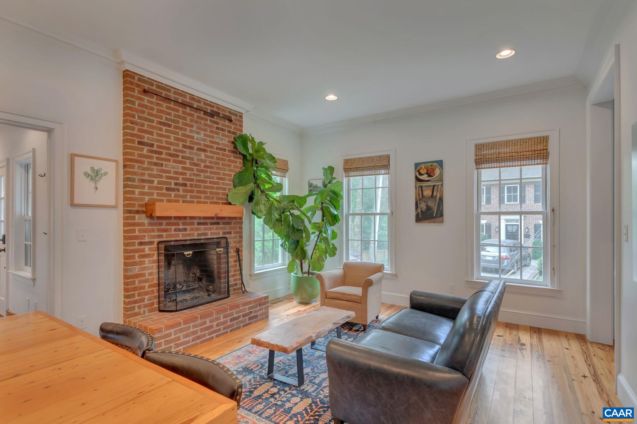 221 WINE ST