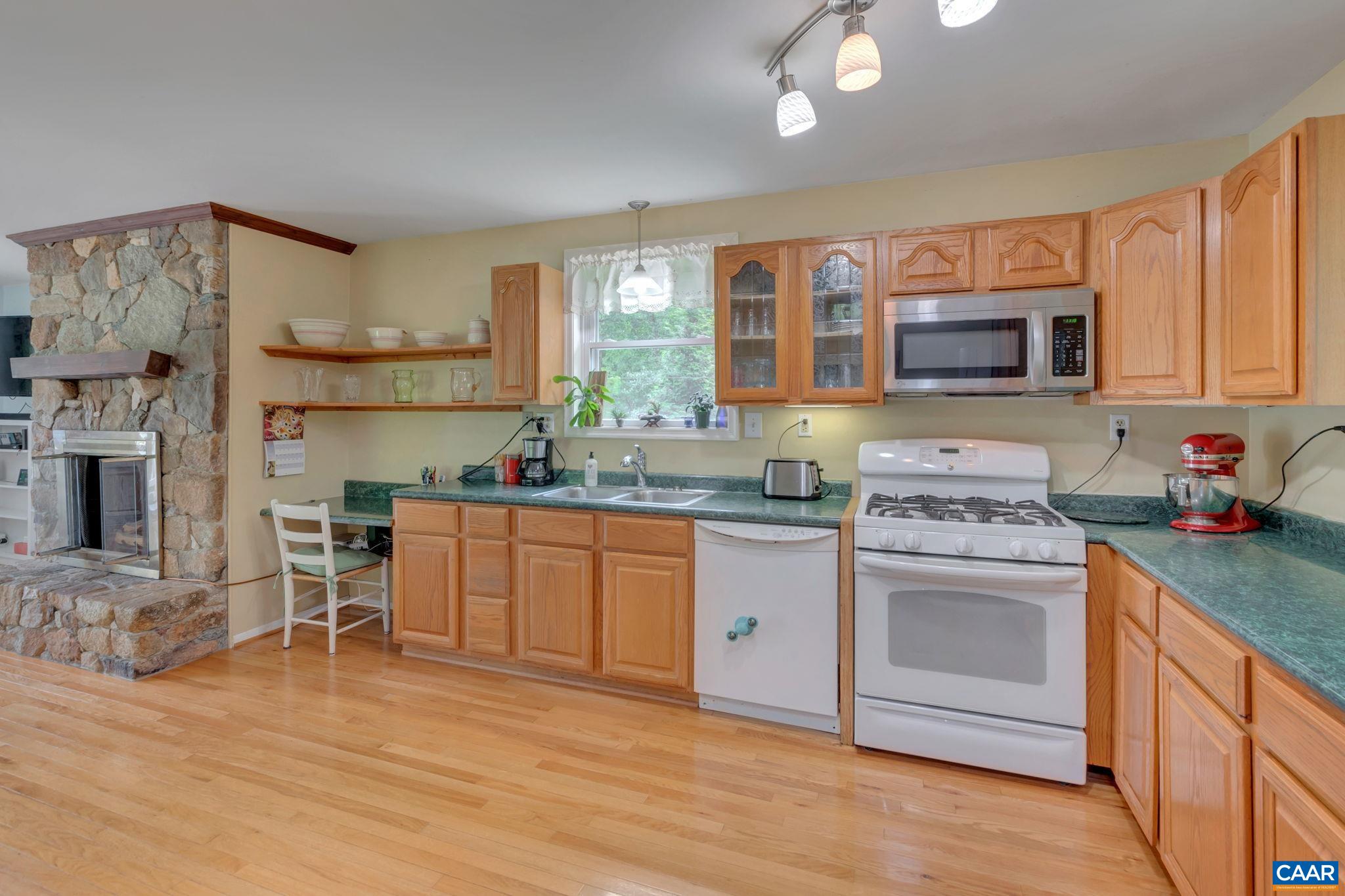 4199 HUFF HOLLOW RD