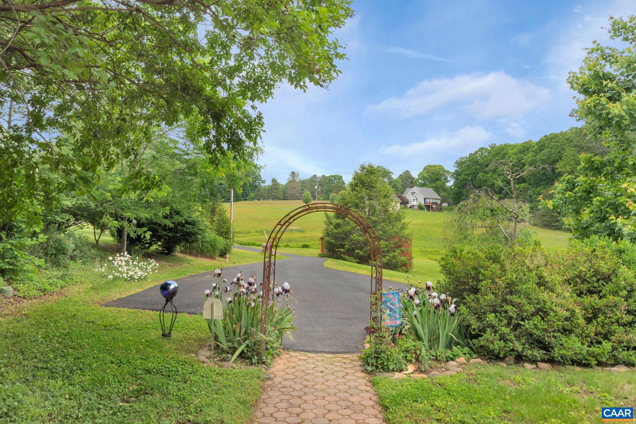 4199 HUFF HOLLOW RD