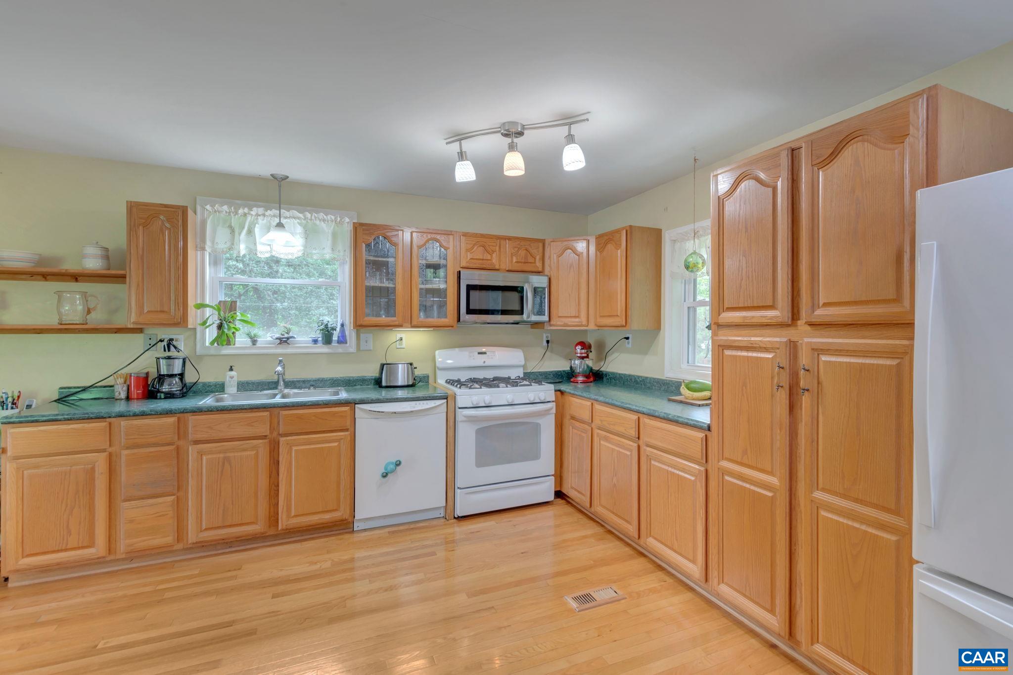4199 HUFF HOLLOW RD
