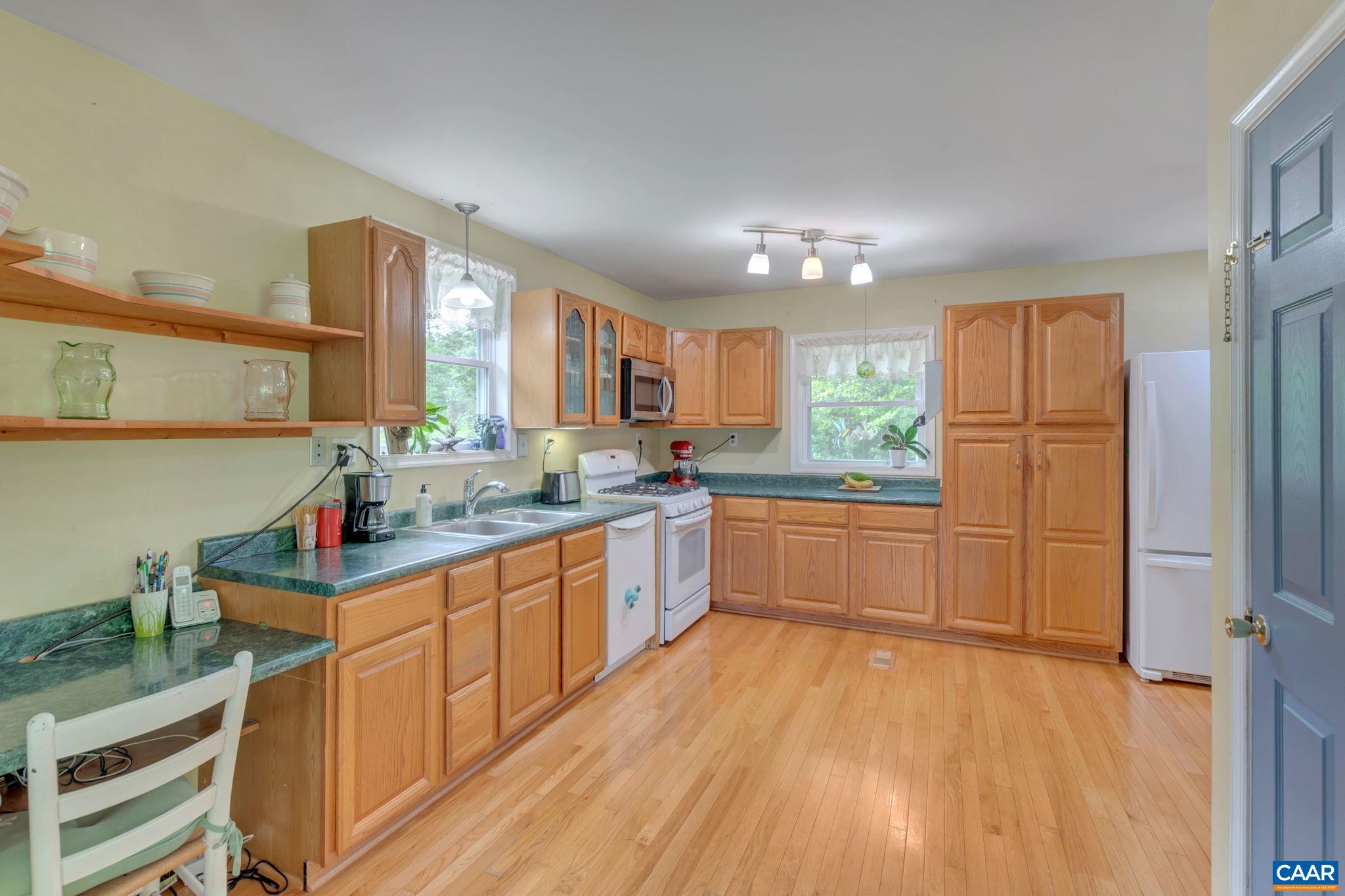 4199 HUFF HOLLOW RD