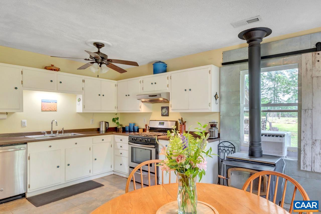 1426 SUNNY MEADOWS DR