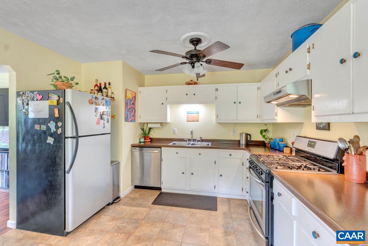 1426 SUNNY MEADOWS DR