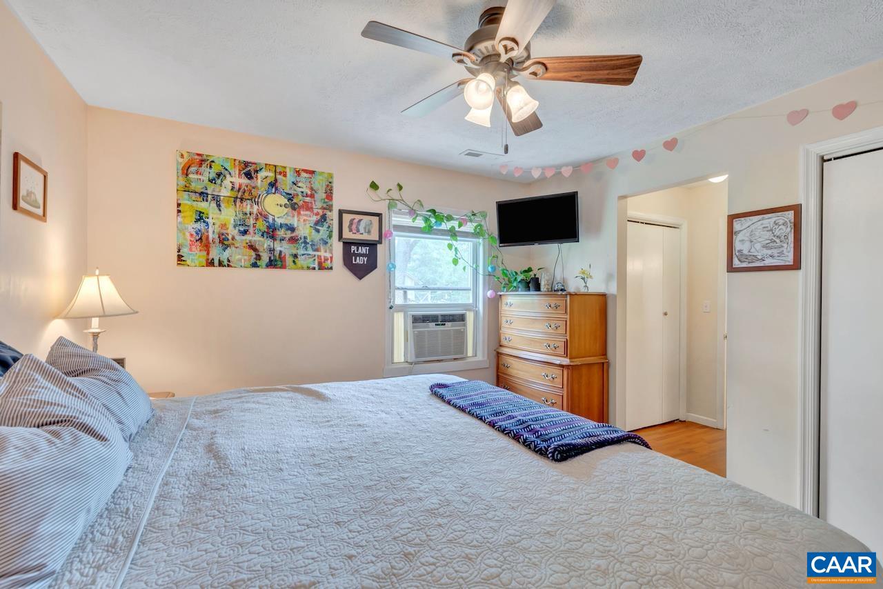 1426 SUNNY MEADOWS DR