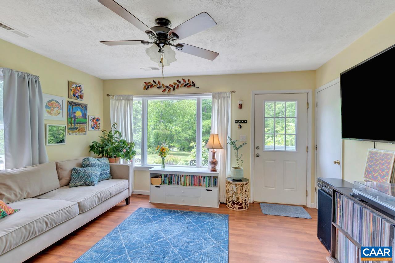 1426 SUNNY MEADOWS DR