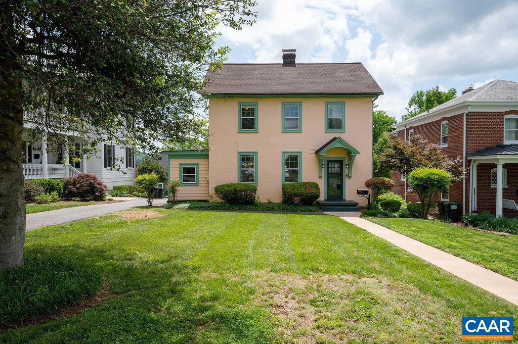 1026 LOCUST AVE