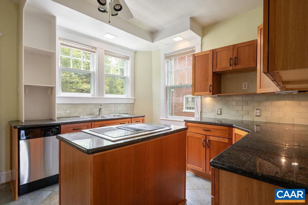 1026 LOCUST AVE