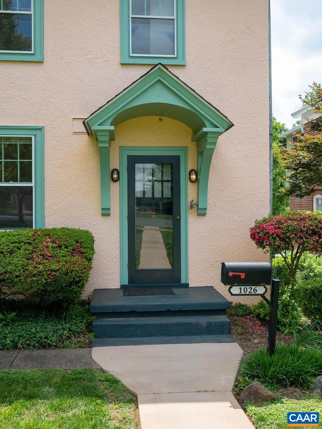 1026 LOCUST AVE