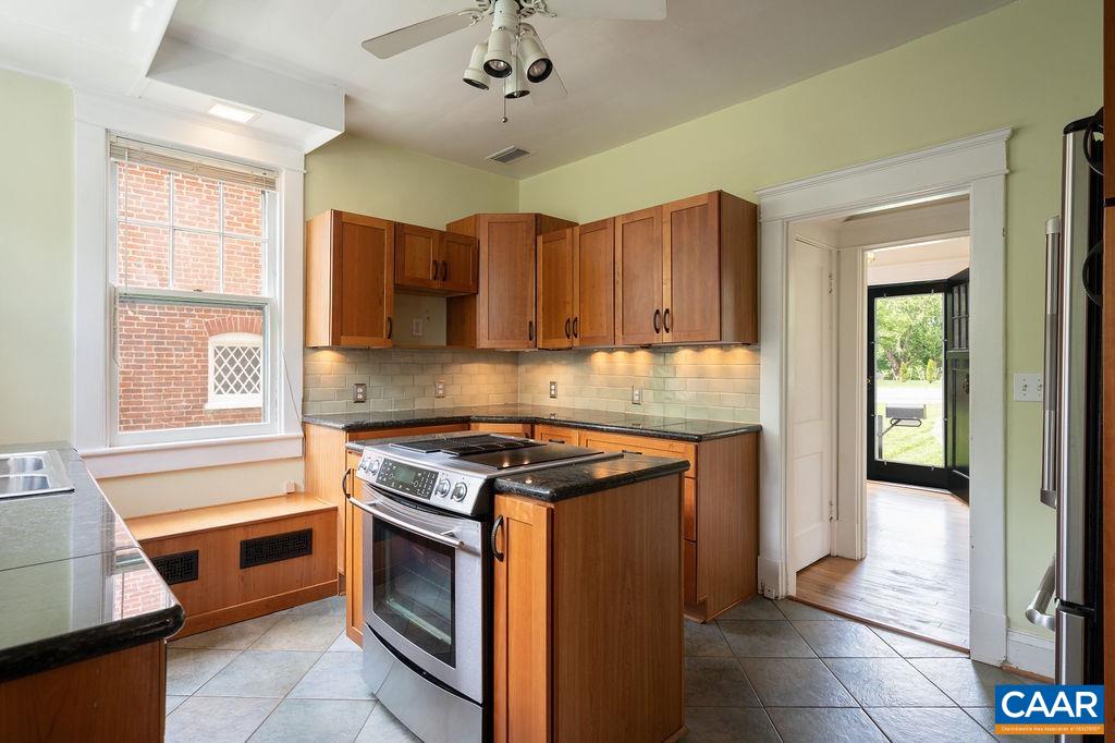 1026 LOCUST AVE