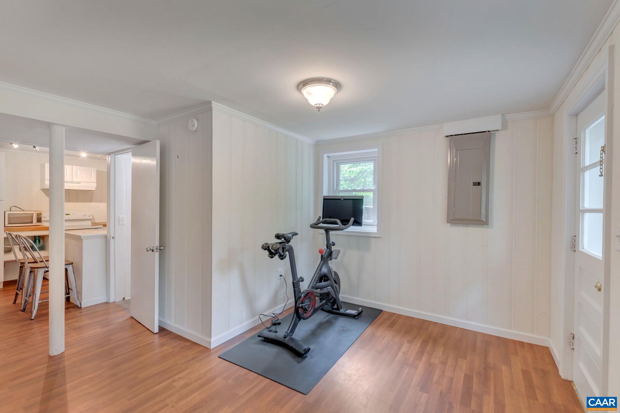 2727 MCELROY DR