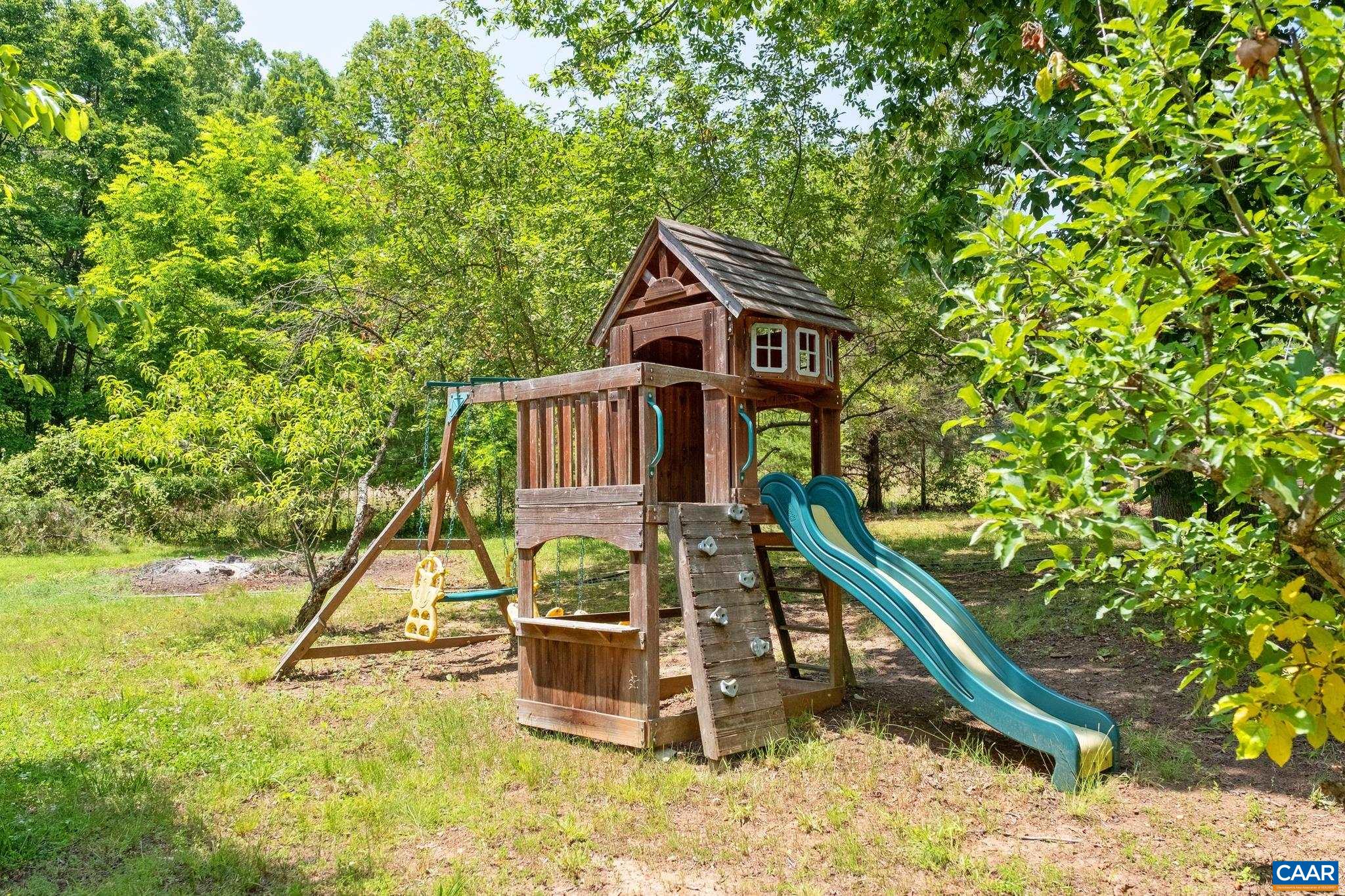 2601 FALLING ROCK DR