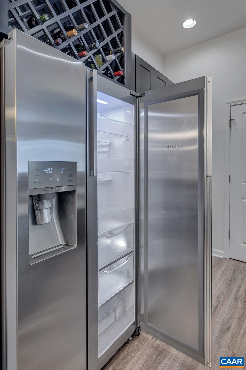 740 WALKER SQ Unit: 4B