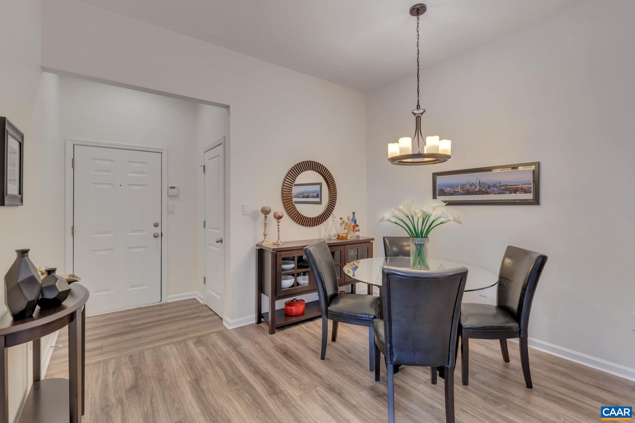 740 WALKER SQ Unit: 4B
