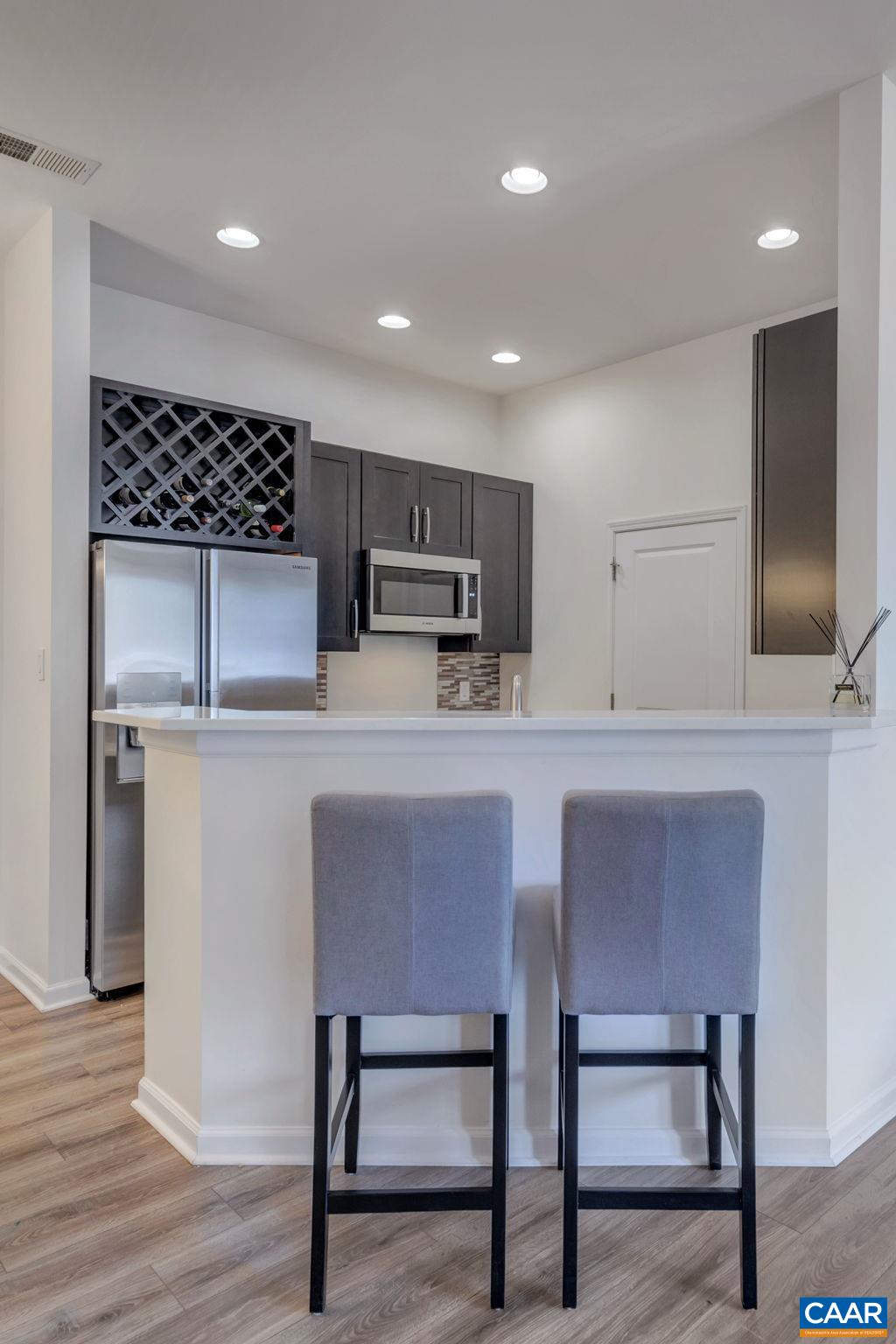 740 WALKER SQ Unit: 4B