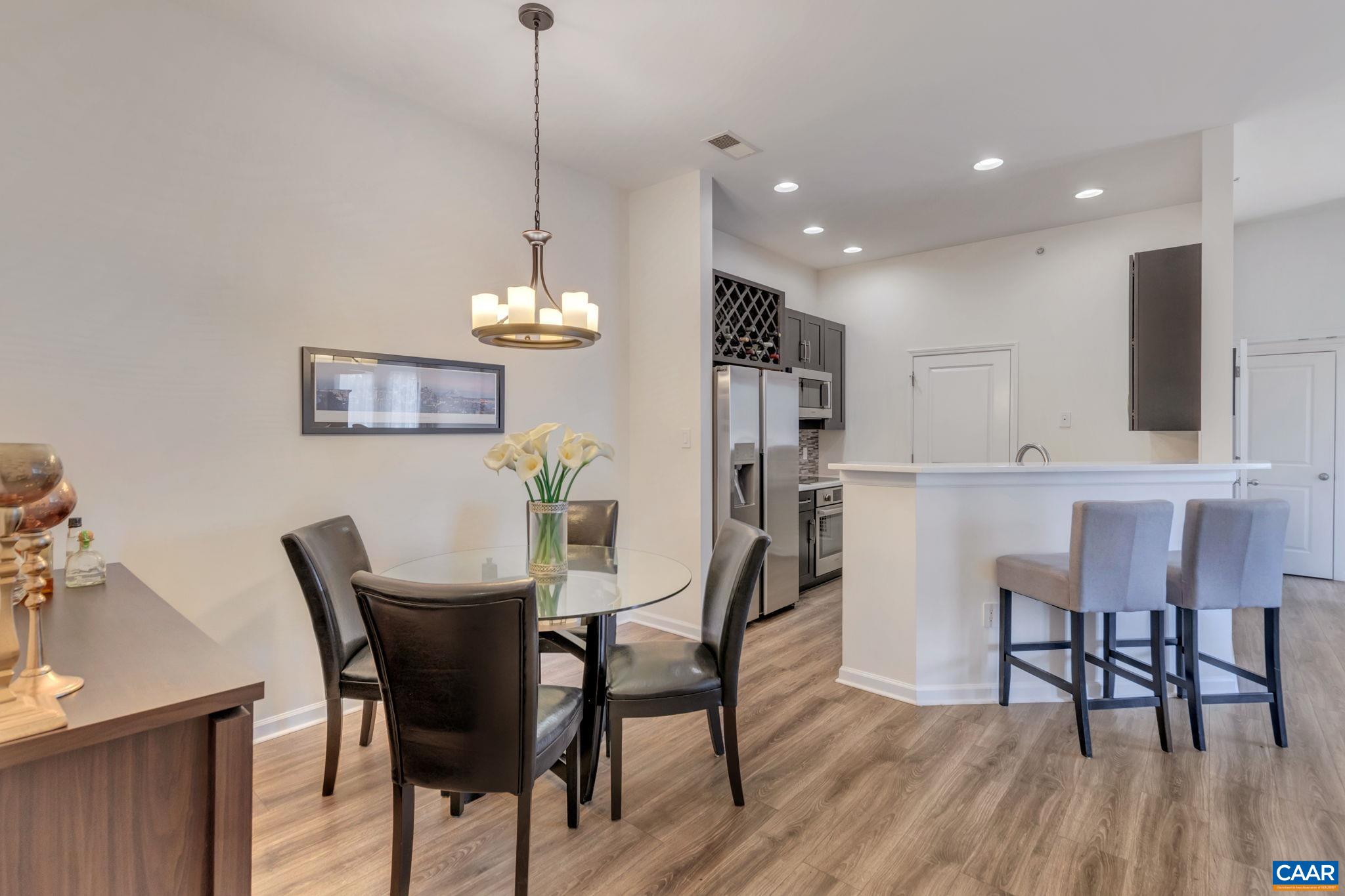 740 WALKER SQ Unit: 4B