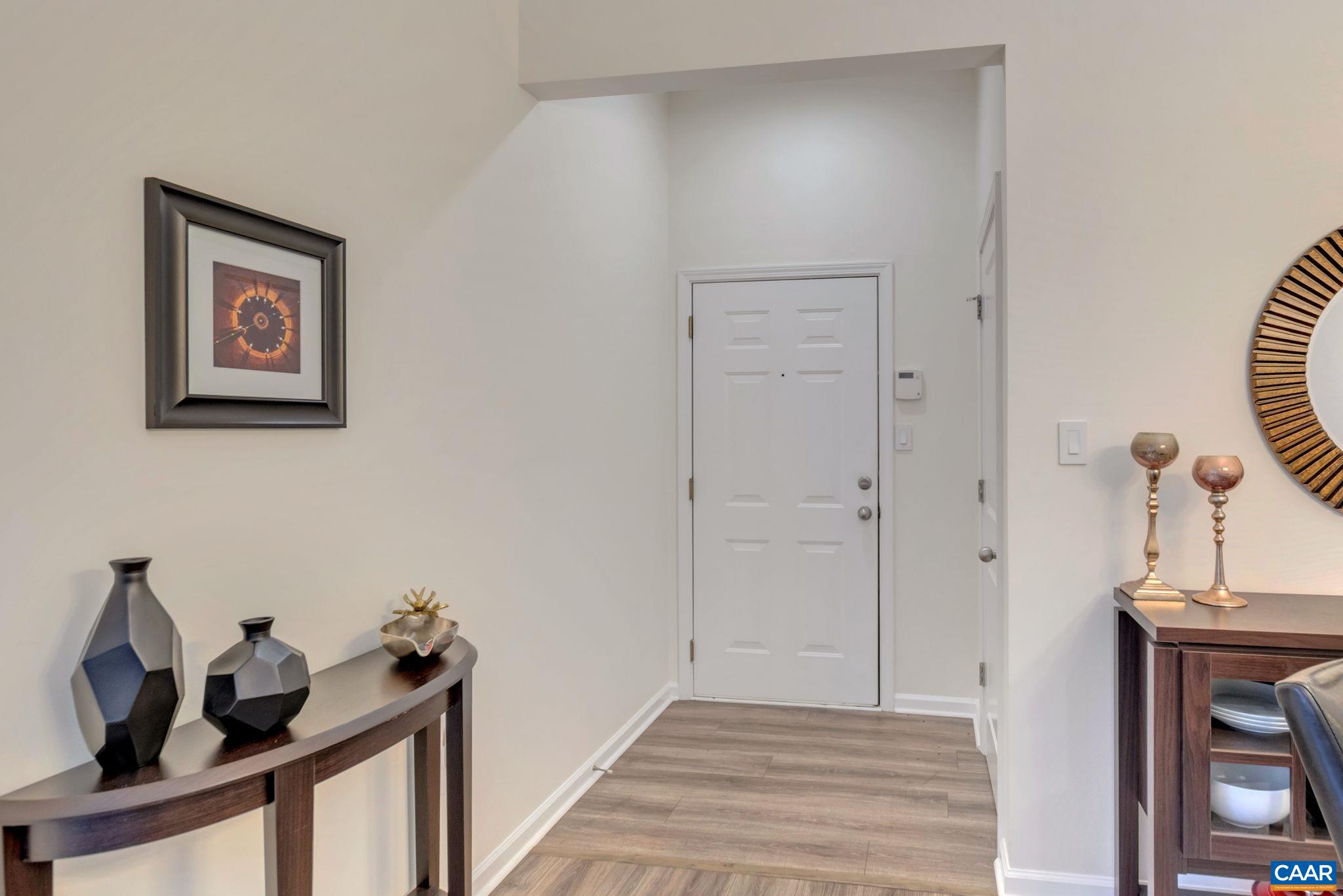 740 WALKER SQ Unit: 4B