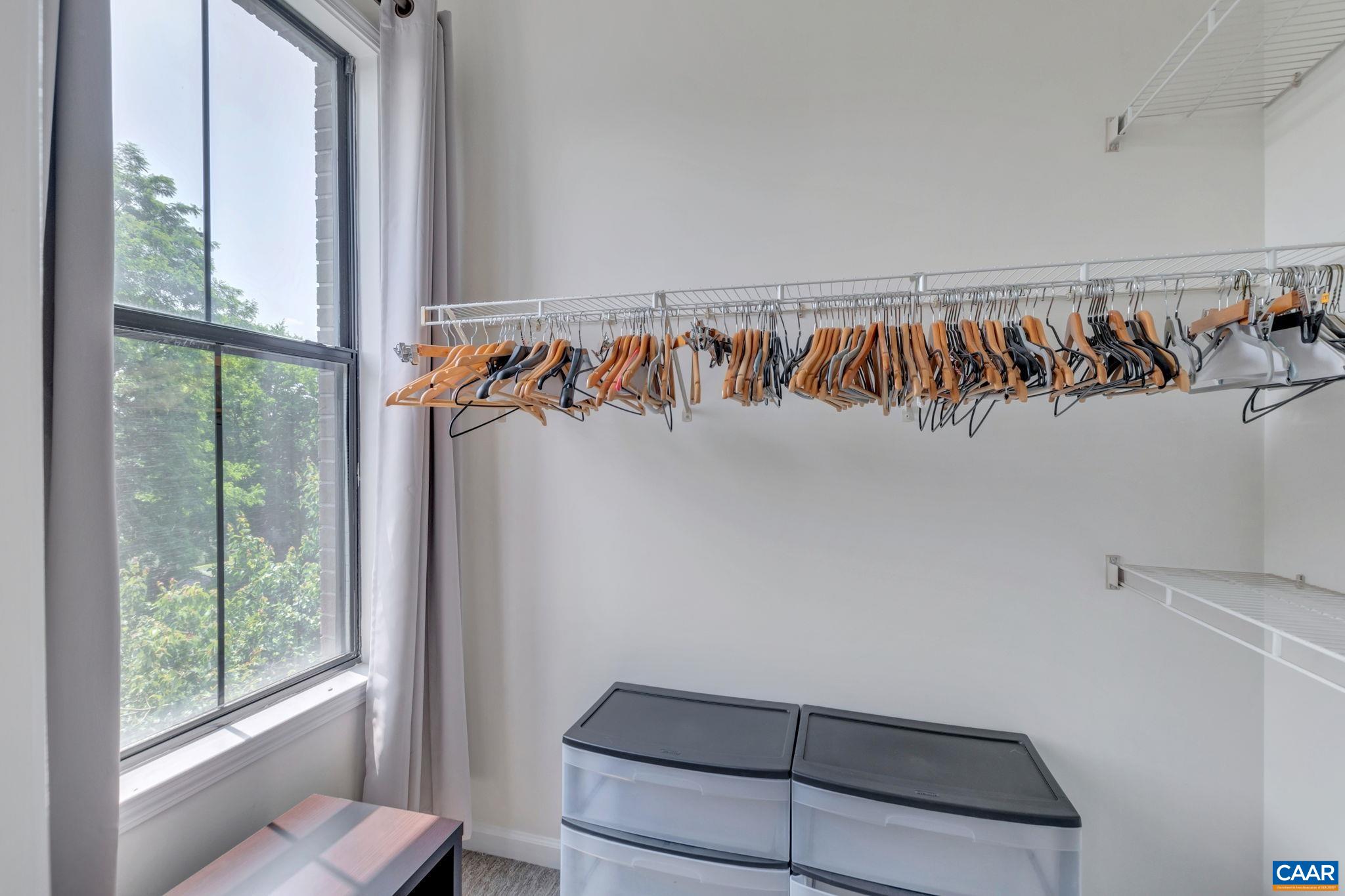740 WALKER SQ Unit: 4B