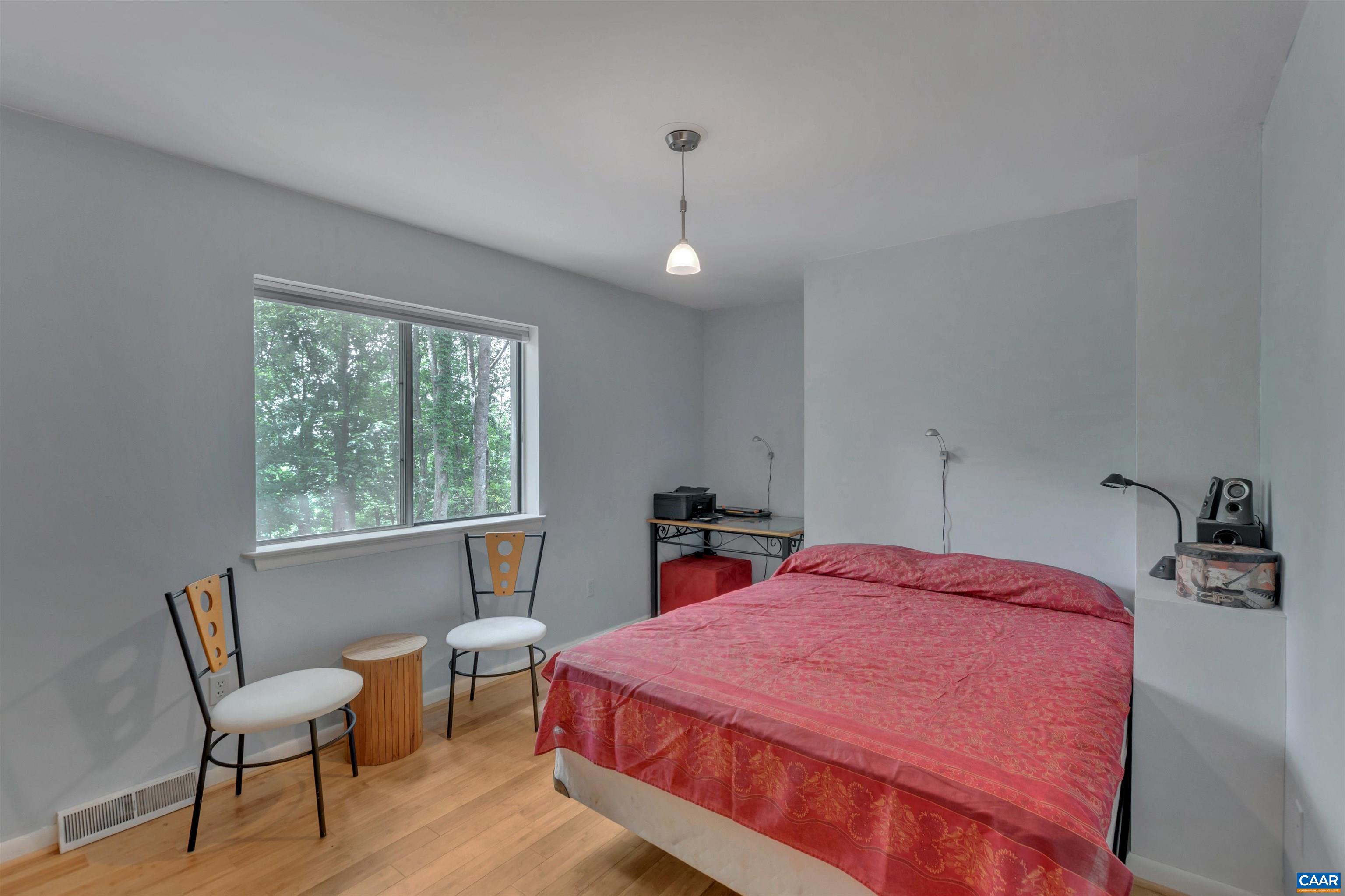 299 HORSLEY LN
