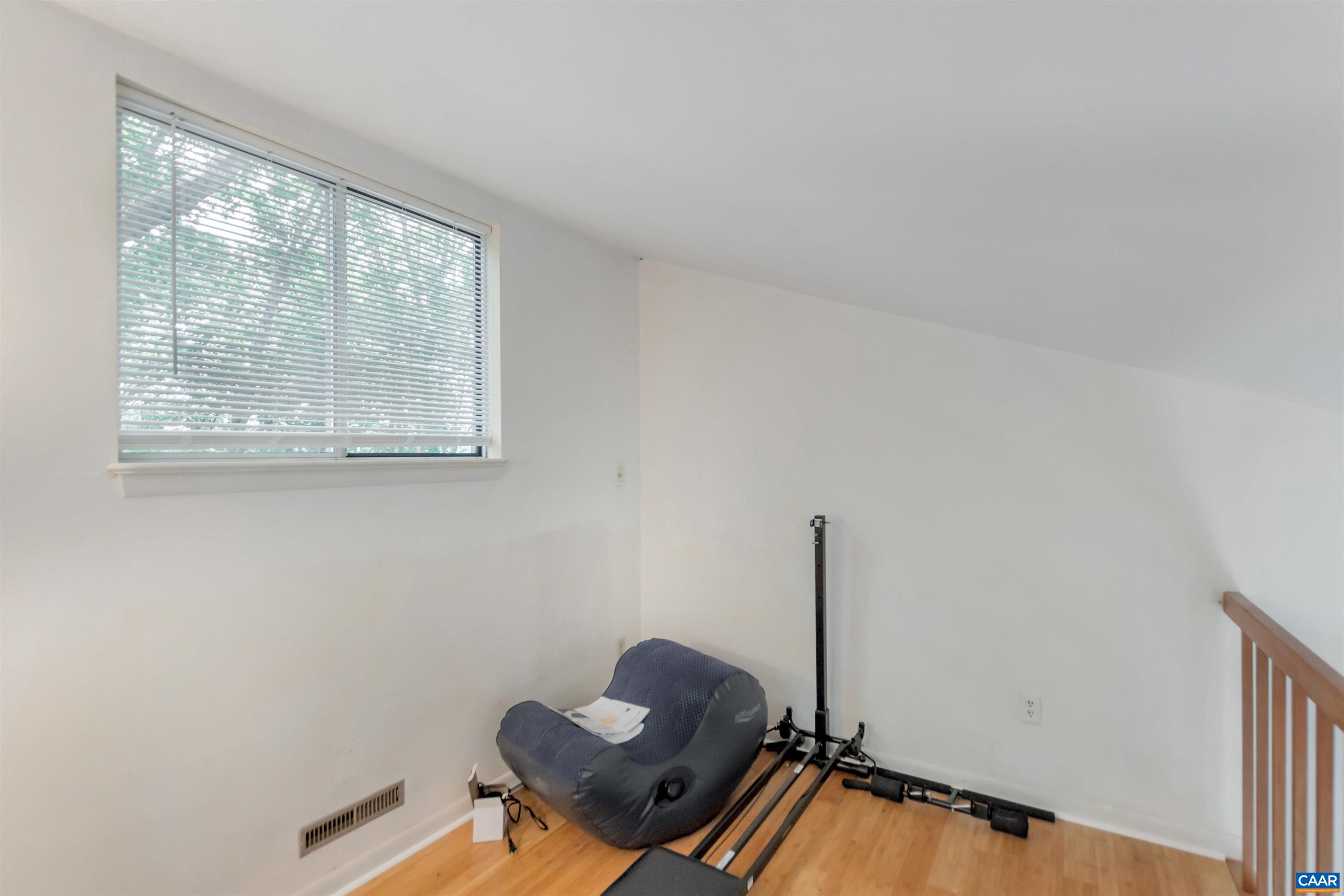 299 HORSLEY LN